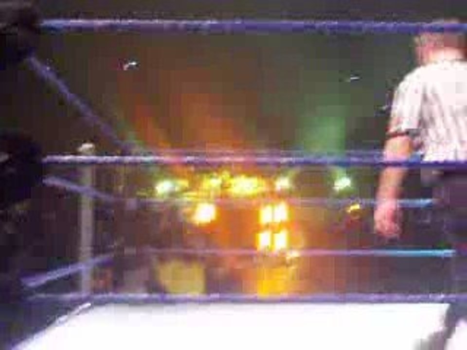 Bercy 27/09/2009 - Smackdown/ECW - Entrée Finlay/Big Show