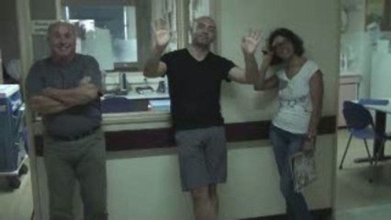 Eliot à la maternité avec la compagnie