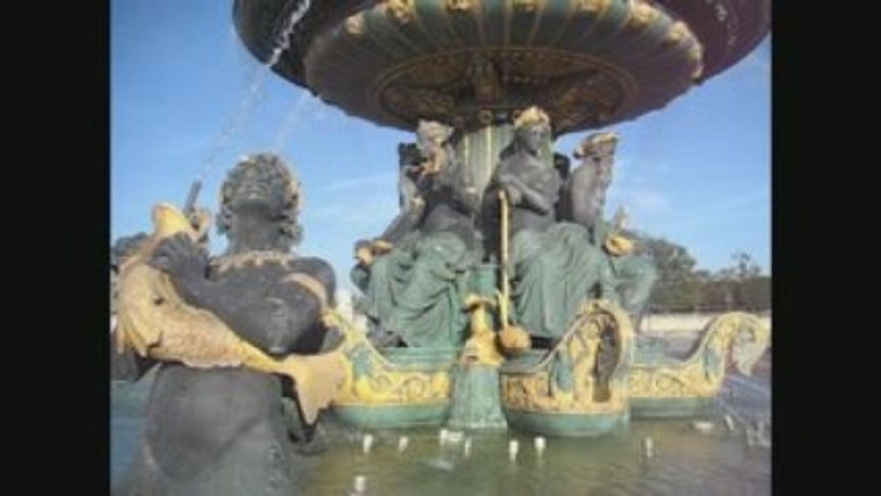 LES SANGLOTS DU CARROUSEL ... in Paris