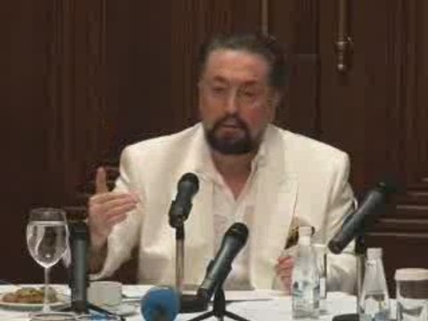 Adnan Oktar Doğu Türkistan'da Yaşanan Olayları Anlatıyor