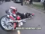 Chute de Young Buck en Harley