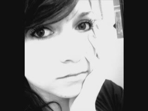 ELENA - Sa Tristesse Ses larmes