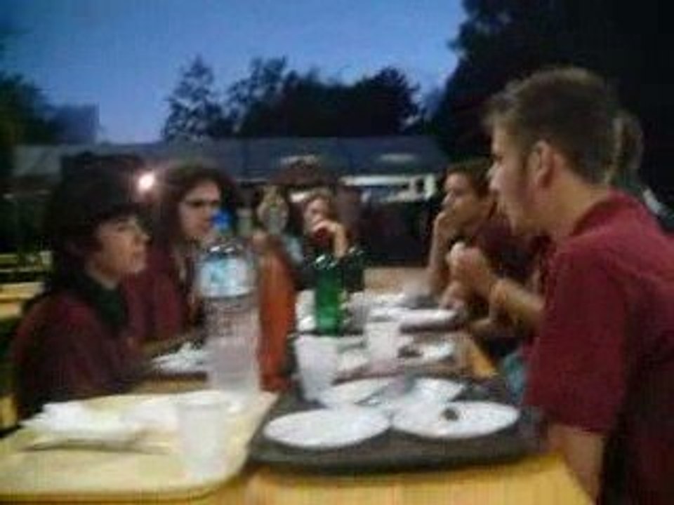 Elle chante le Paquito...