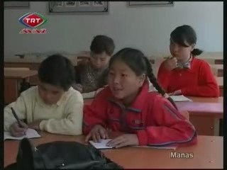 Sahne Gulu Kirgiz Muzik grubunun Japon kizlari