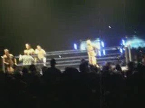 wwe smackdown bercy le 26/09/09 3 vs 3 taker hardy batista