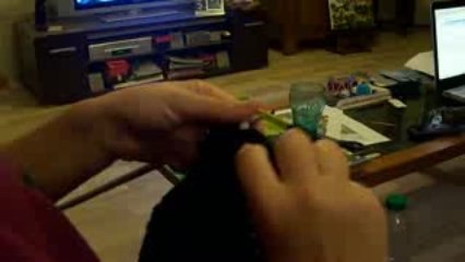 comment tenir les aiguilles pour tricoter (méthode anglaise)