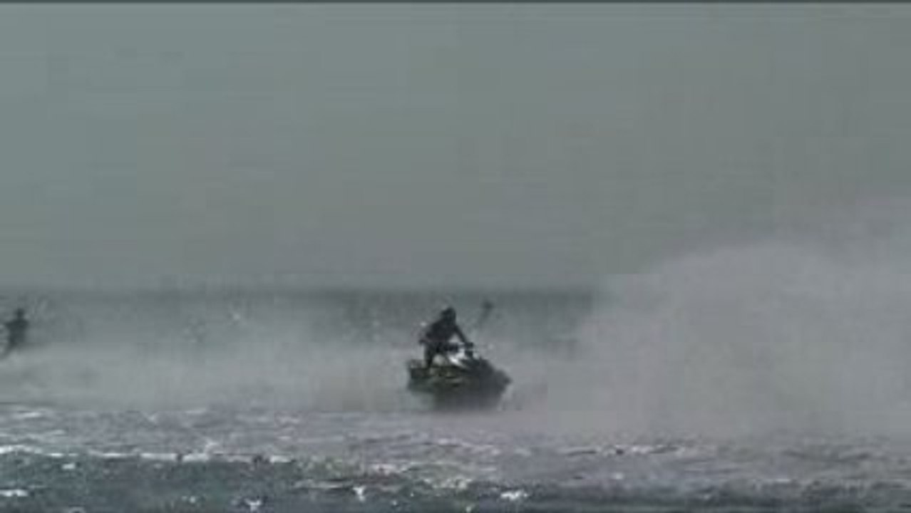 COURSE DE JET SKI A VALRAS PLAGE