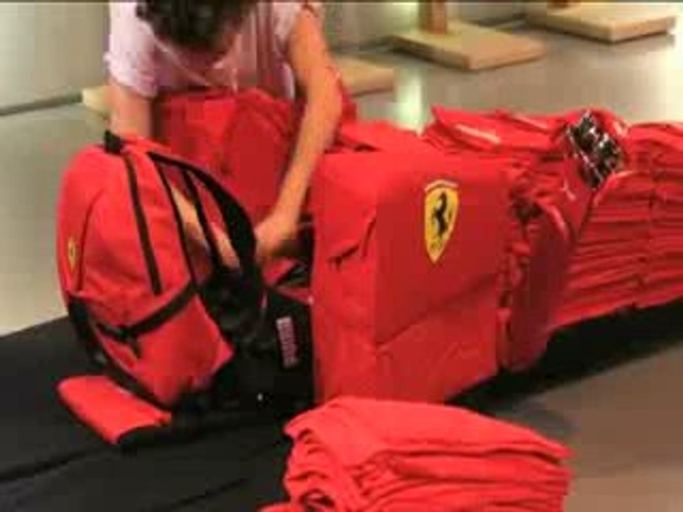F1 ferrari fait avec des vetements