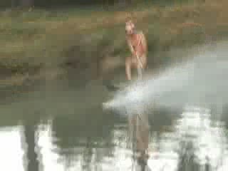 Wake Skate et Monoski derrière une voiture .