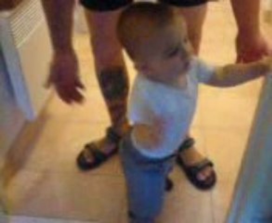 les premiers pas d'Hugo 2/2