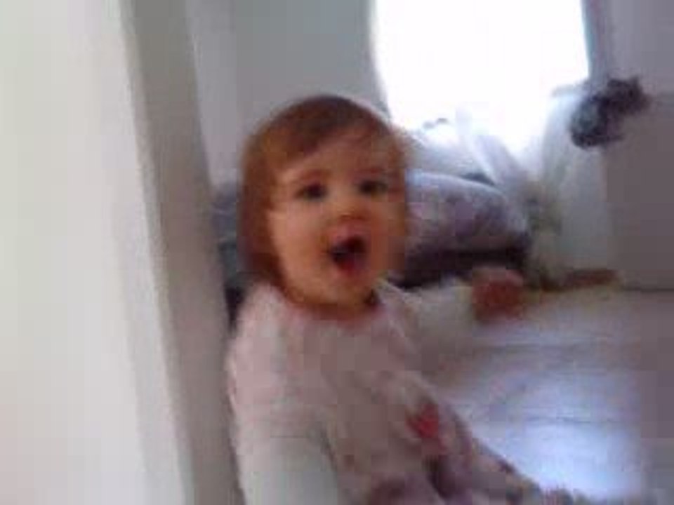 Chloé et ses premiers pas 3