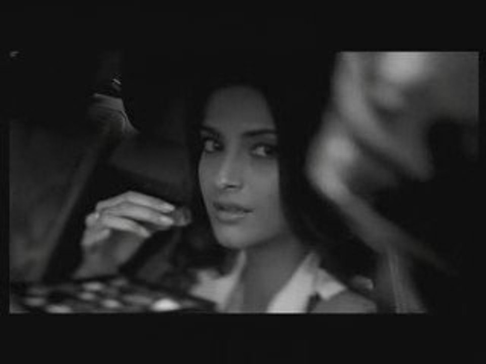 Sonam kapoor - Anant Diamond Jewellery   Advertisement
