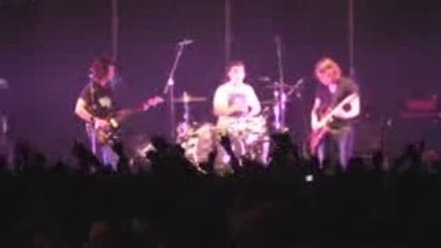 Arctic Monkeys - Crying lightning Live