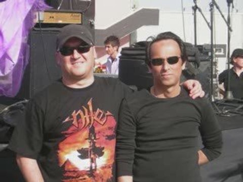 Turgay & Frekans - Yalnızım