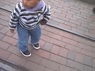 bébé metis danse a disney