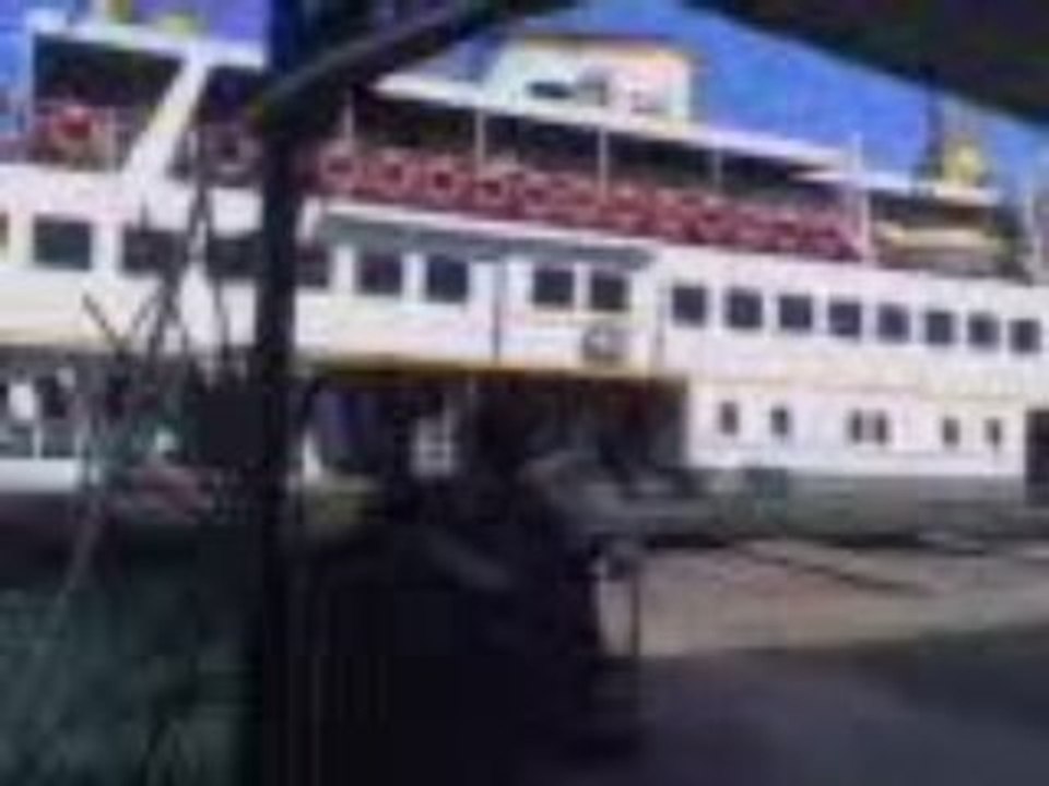 İstanbul da Vapurlar ve Balıkçılar