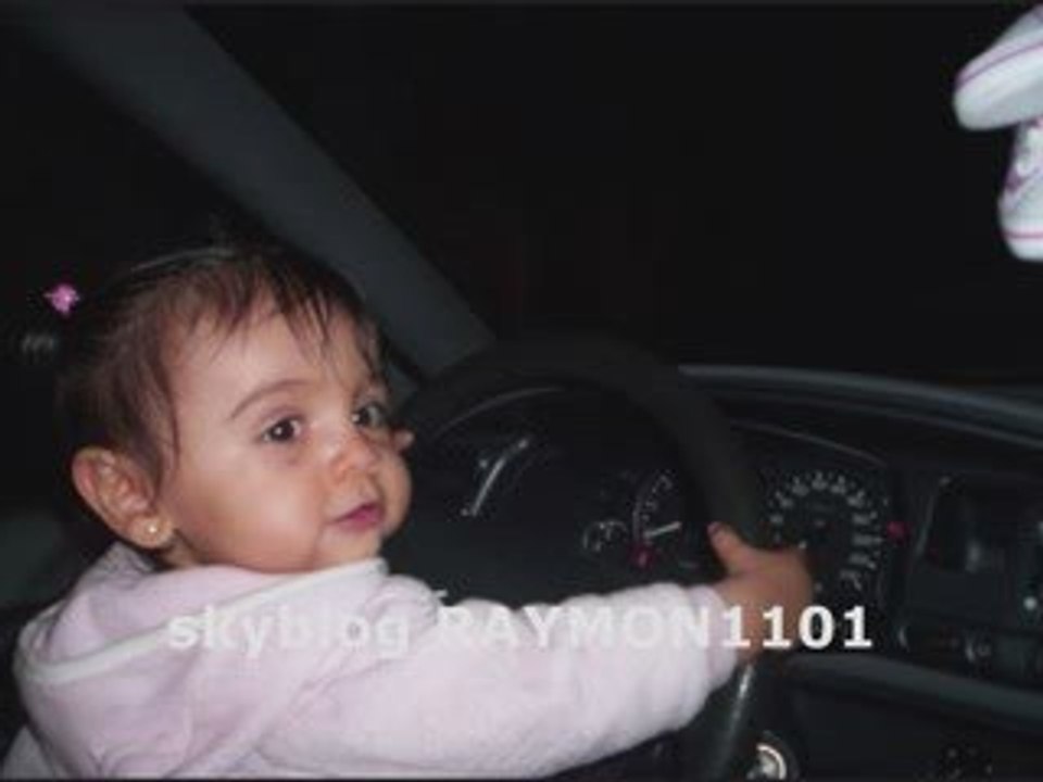 RAYMON1101 JOUE AU PIANO POUR MA COUSINE MAIS AUSSI MA FEMME