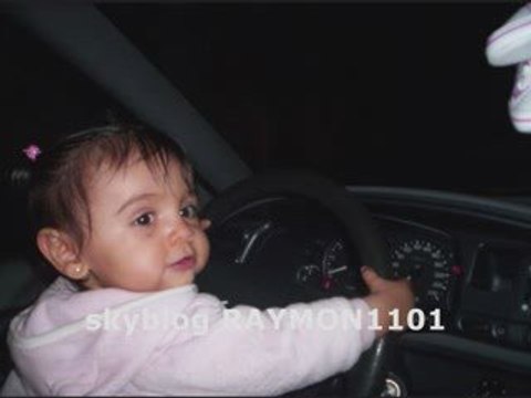 RAYMON1101 JOUE AU PIANO POUR MA COUSINE MAIS AUSSI MA FEMME