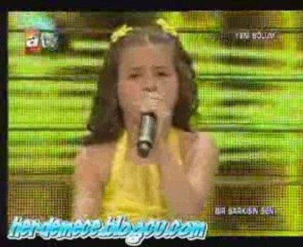 Berna Karagözoğlu - Gezdiğim Dikenli Aşk Yollarında