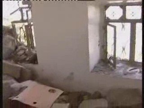 الارهابيون الحوثيون يخربون بيوت المواطنيين في صعدة3