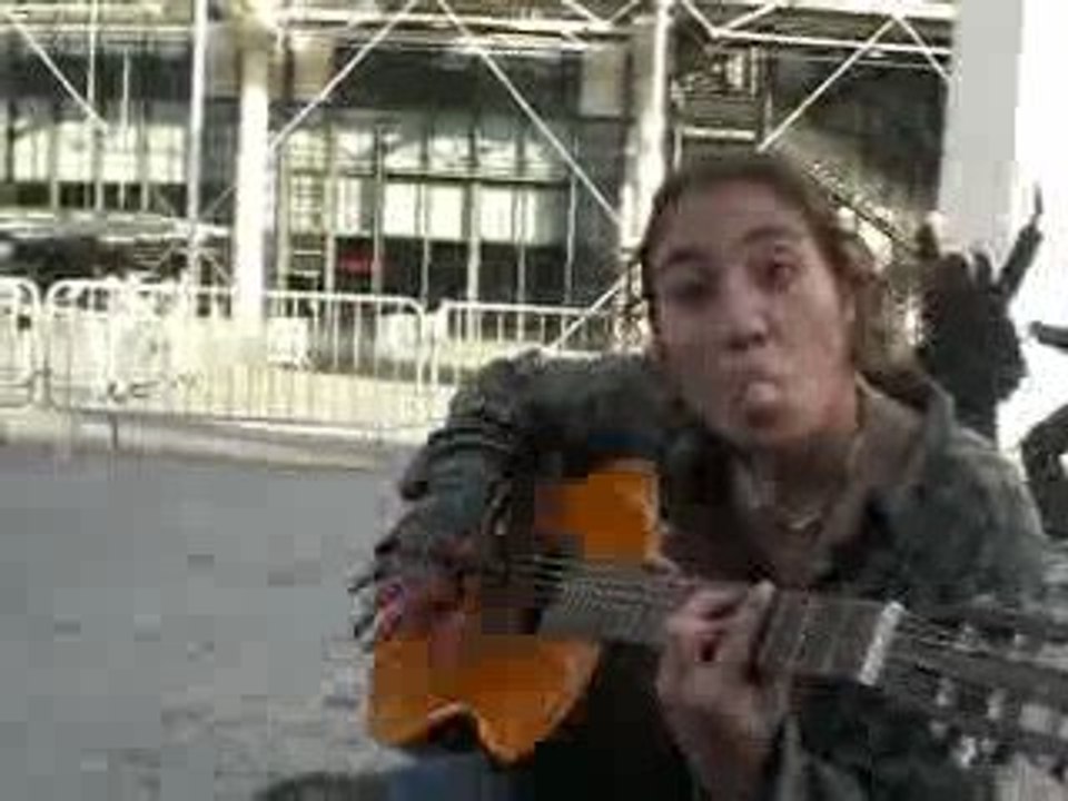 Impro à Beaubourg entre Laurie, Barbara et moi