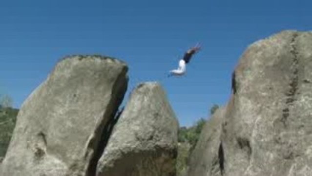 Sampler JP 09 Loin du sol - Parkour & FreeRunning Madrid