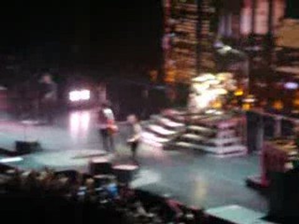 Arrivée de Billie Joe, Tré et Mike sur la Scène !!