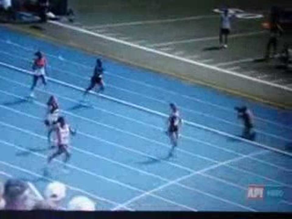 athletisme chute à la ligne d'arrivée