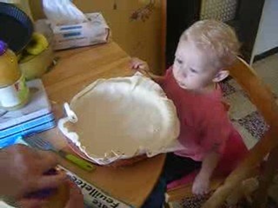 bébé perce la pate