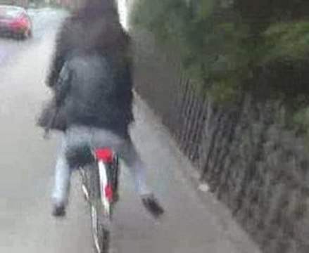 bnet tounes ki ysou9ou il beskla :)