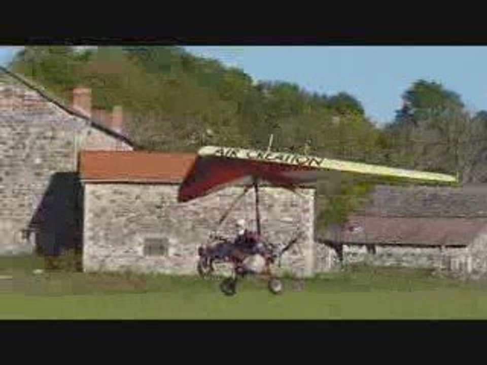 Décolage en ULM  en Haute Loire pour le départ sur Valence