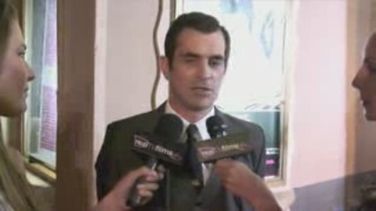 Ty Burrell * Modern Family * Les Girls 9