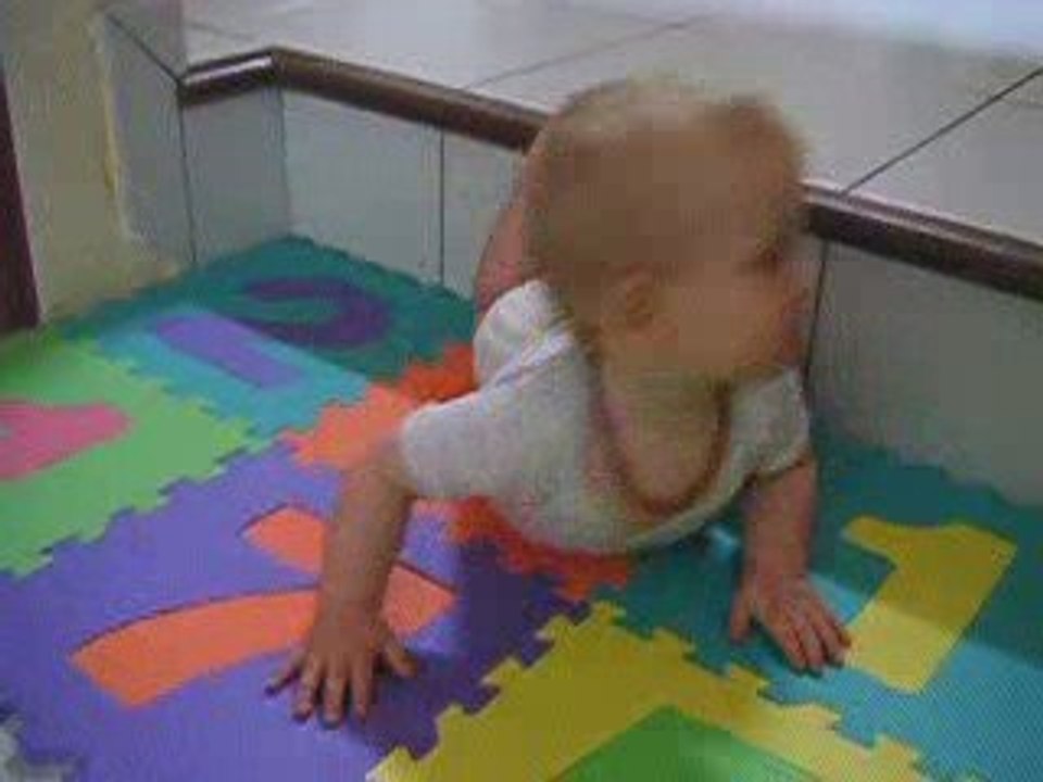 Jules descend la marche