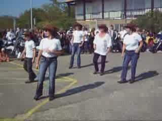 Démo "Mony Mony" du club ABCLD au port de Cassy