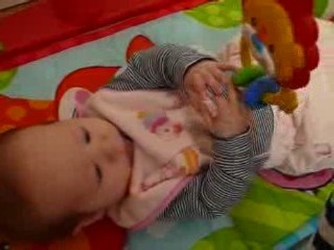 2009 09 30 Emie attrape bien le lion du portique