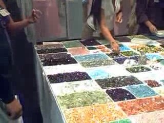 Vitaliano Mancuso regala una pietra preziosa a Simona ...