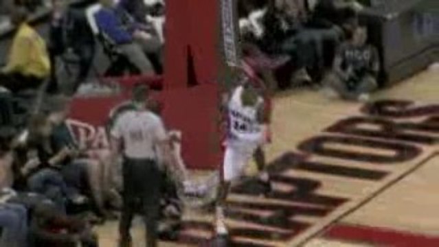 NBA Sonny Weems finishes with authority against Philadelphia