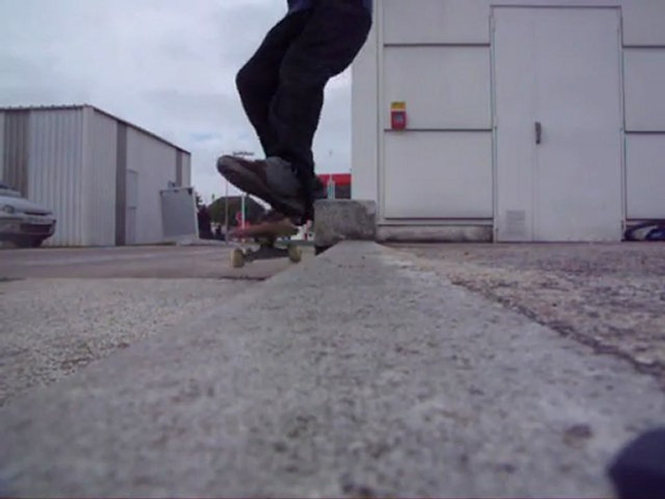 Boarslide avec retour en fakie.