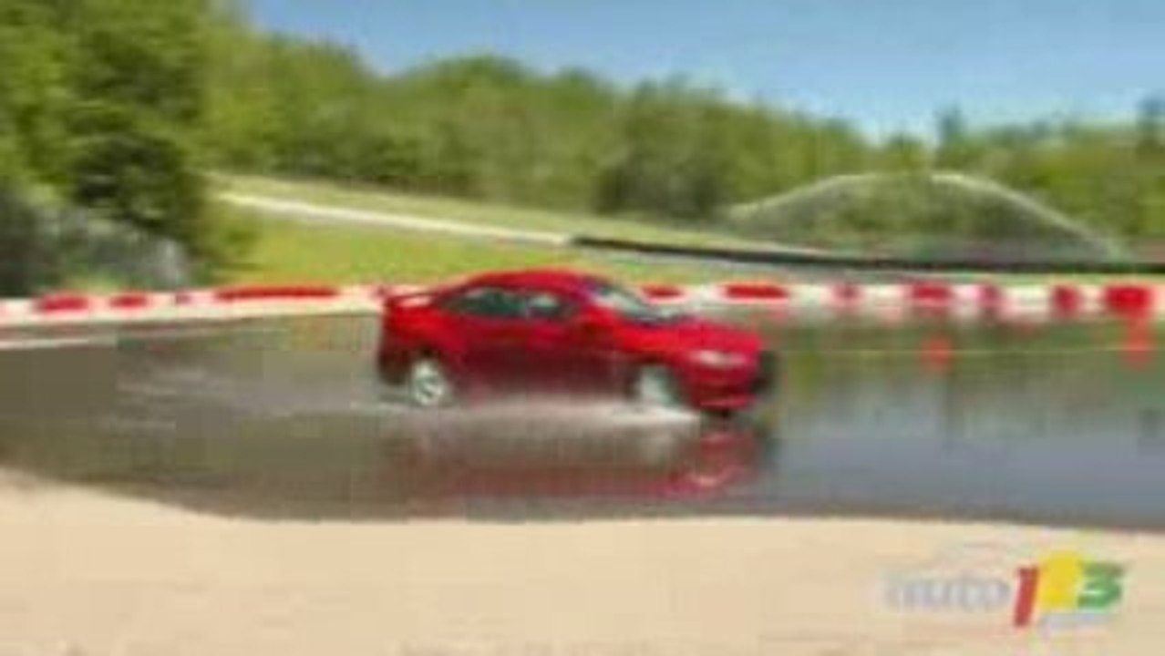 2008 Mitsubishi Evolution MR Review by Auto123.com