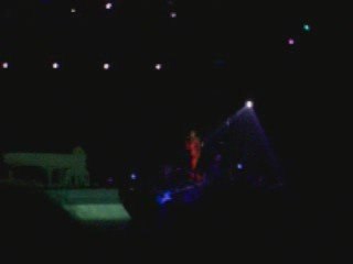 Lara Fabian qui chante en Live "Amoureuse"