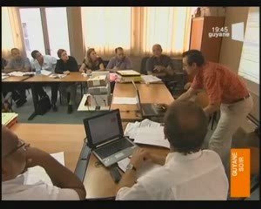 Organisation en Pôles du CHAR
