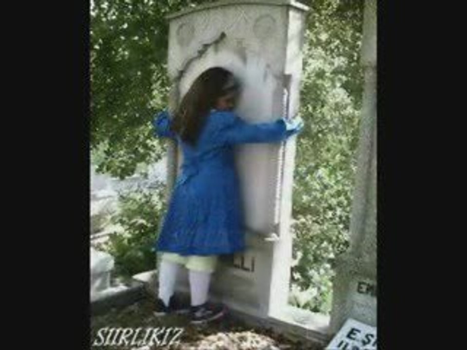 SOL YANIM ACIYOR ANNE (ŞİİR)