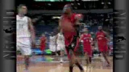 DeMar DeRozan throws this sweet alley-oop in transition.