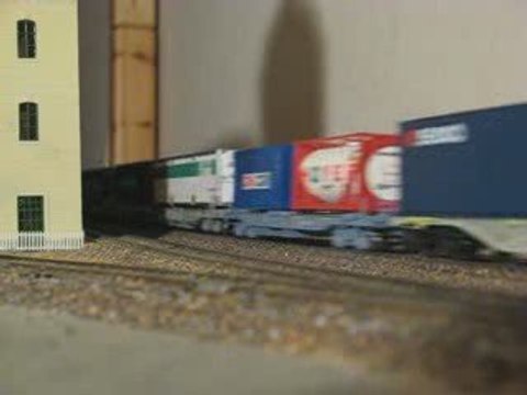 22347 ROCO sur un train de combinés