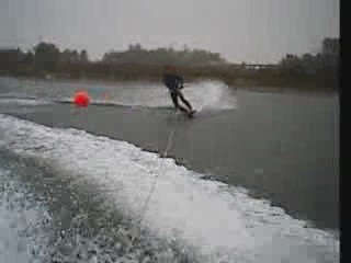 steven en wake tracté par un jetski