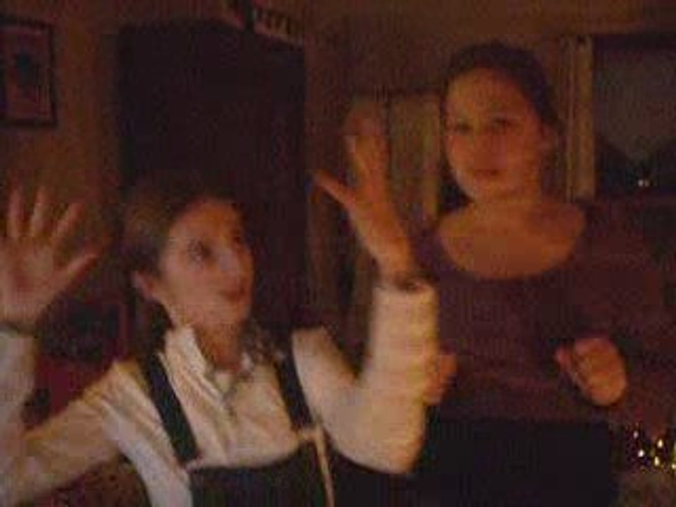 Ma cOusiine et mOii quii s'tapent un trOp grOs déliirs