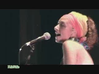 Yaëlle Trulès ,chante:"Rebel" à Vladimir Canter.