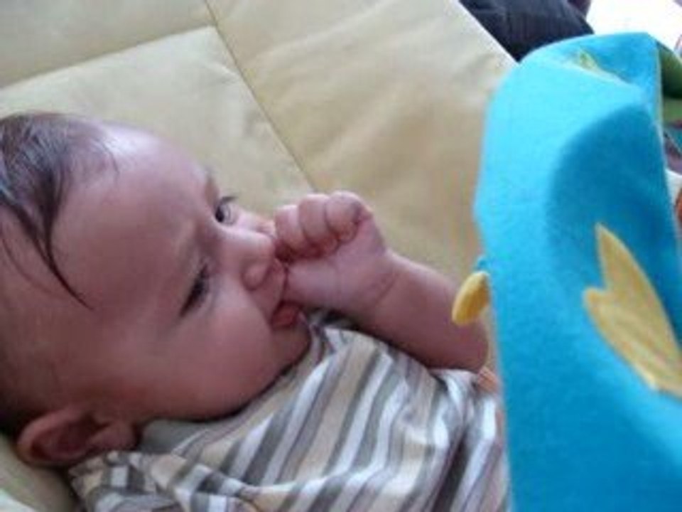noa et son pouce