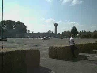 moto et voiture au mitg de romilly /seine