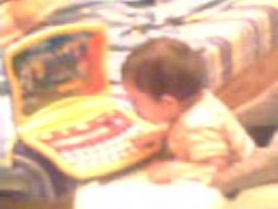 Bebe et sa connexion internet lol!
